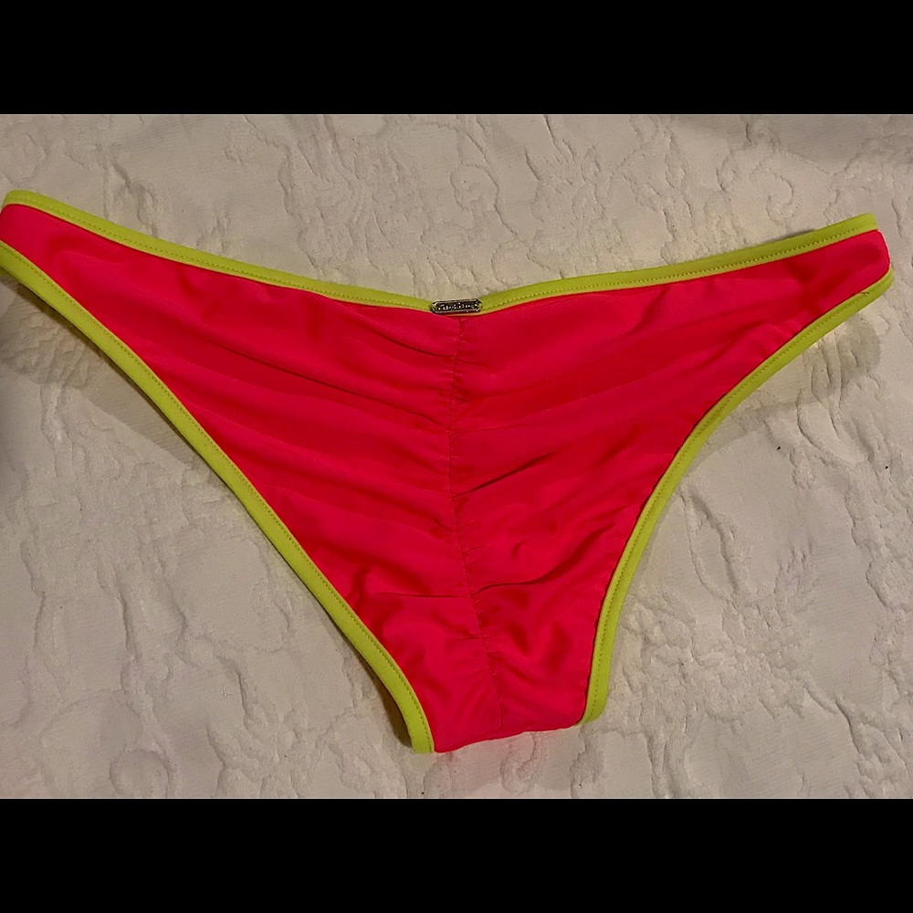 Beach bunny lunar  size XL NWOT - Picture 4 of 8